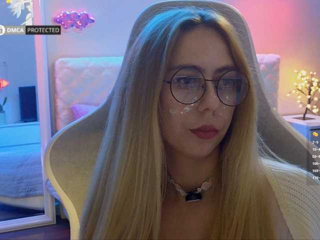 -Light-Fury- live cam on BongaCams