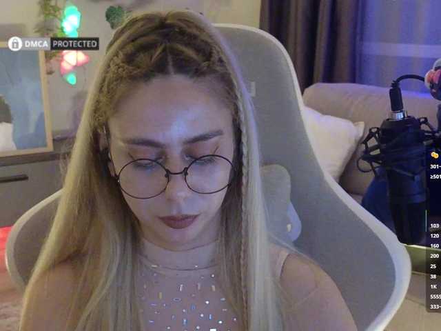 -Light-Fury- live webcam show