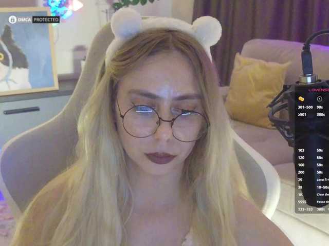 -Light-Fury- live cam on BongaCams