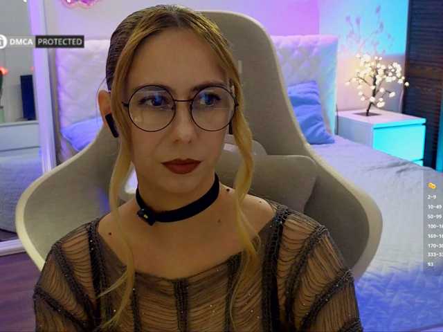 -Light-Fury- live cam on BongaCams