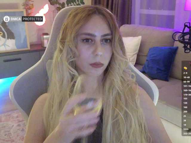 -Light-Fury- live cam on BongaCams