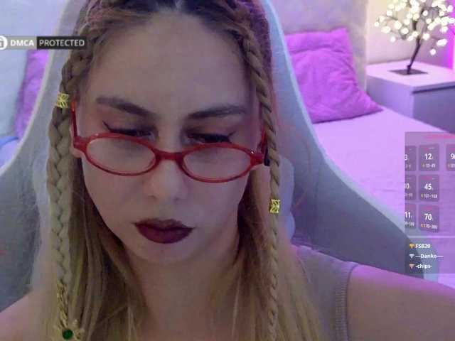 -Light-Fury- live cam on BongaCams