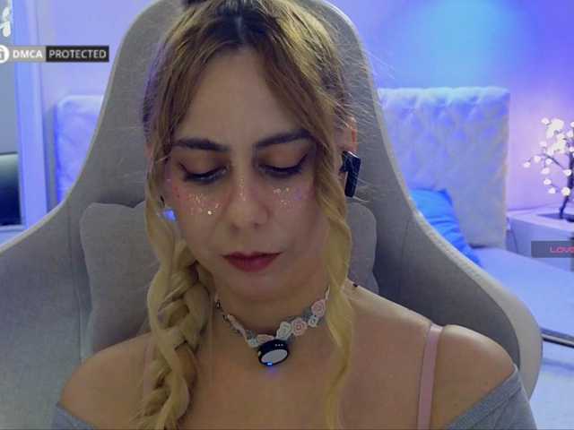 -Light-Fury- live cam on BongaCams