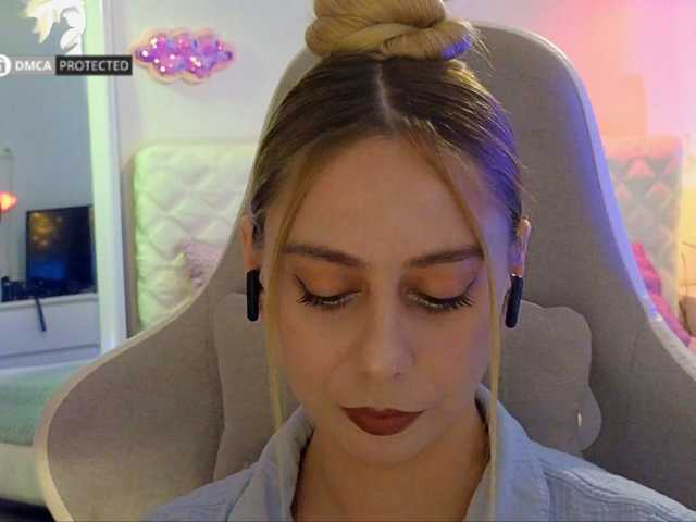 -Light-Fury- live cam on BongaCams
