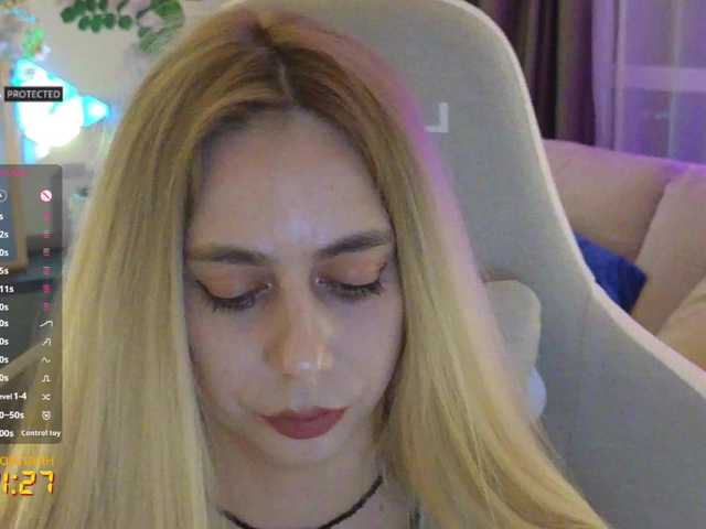 -Light-Fury-'s BongaCams show and profile