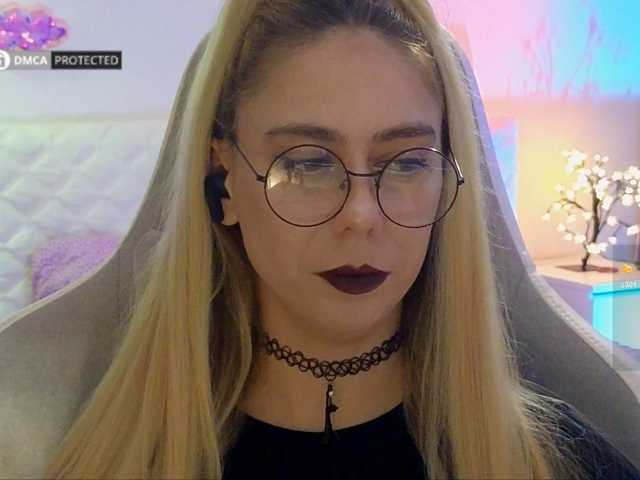 -Light-Fury- live cam on BongaCams