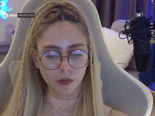 -Light-Fury- live webcam show