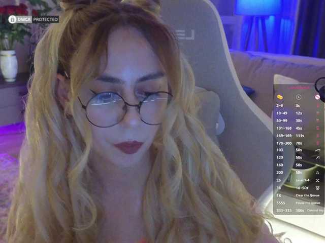 -Light-Fury- live cam on BongaCams