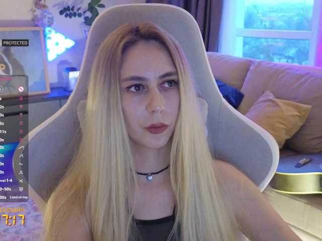 -Light-Fury-'s BongaCams show and profile