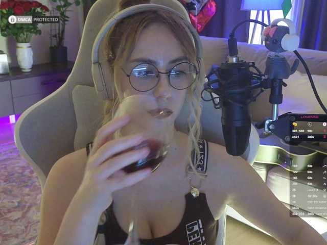 -Light-Fury- live cam on BongaCams