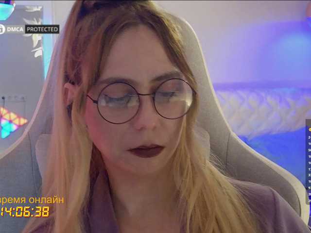 -Light-Fury- live cam on BongaCams