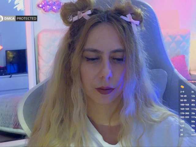 -Light-Fury- live cam on BongaCams