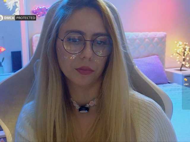 -Light-Fury- live cam on BongaCams