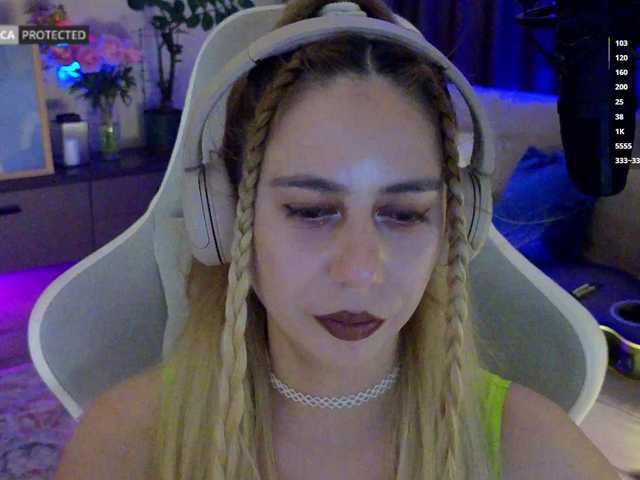 -Light-Fury- live cam on BongaCams