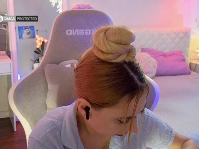-Light-Fury- live cam on BongaCams