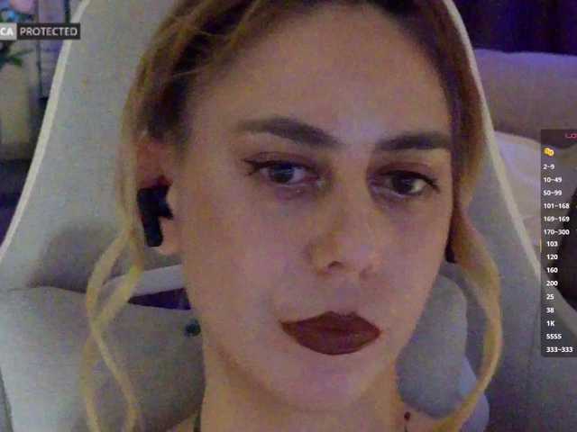 -Light-Fury- live cam on BongaCams