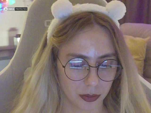 -Light-Fury- live cam on BongaCams