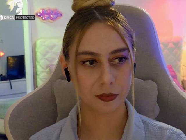 le modèle capuchina_v_taverne est en webcam porno dans un show sur le site bongacams, il possède les tags suivants: White/Caucasian,Blonde,Shaved