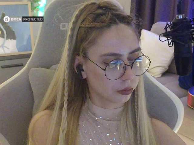 -Light-Fury- live webcam show