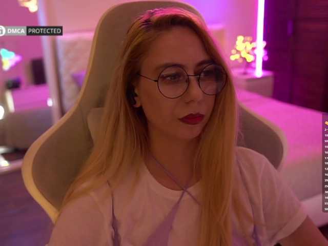 -Light-Fury- live cam on BongaCams