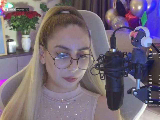 -Light-Fury- live cam on BongaCams