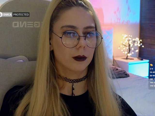 -Light-Fury- live cam on BongaCams