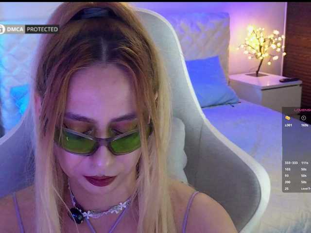 -Light-Fury- live cam on BongaCams
