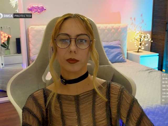 -Light-Fury- live cam on BongaCams