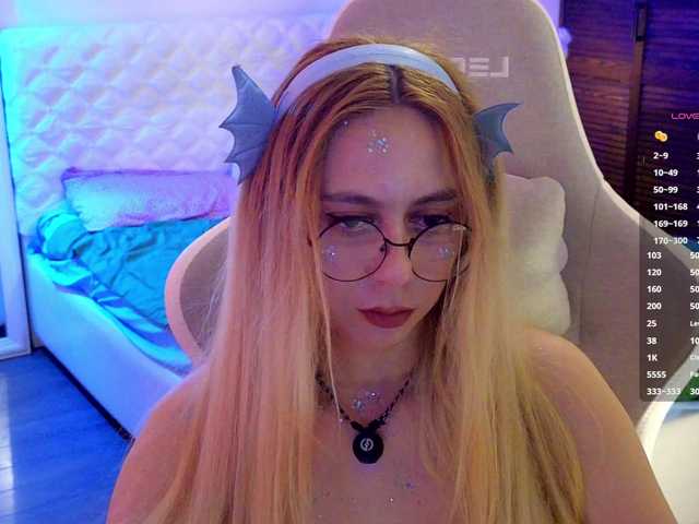 -Light-Fury- live cam on BongaCams