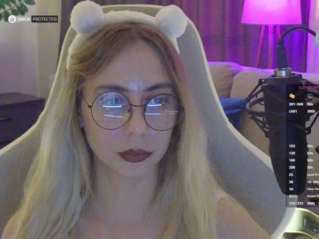 -Light-Fury- live cam on BongaCams