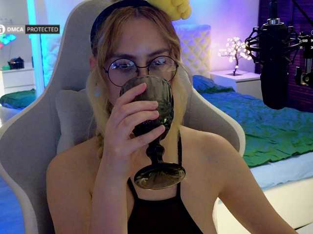 -Light-Fury- live cam on BongaCams