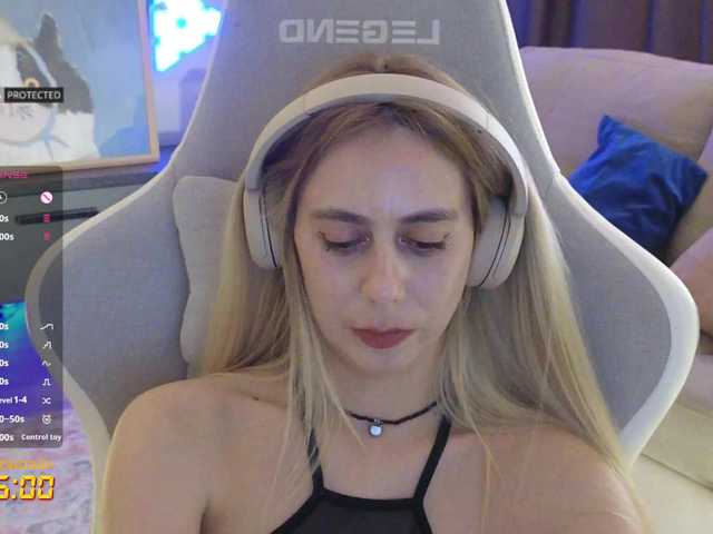 -Light-Fury-'s BongaCams show and profile