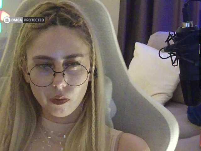 -Light-Fury- live webcam show