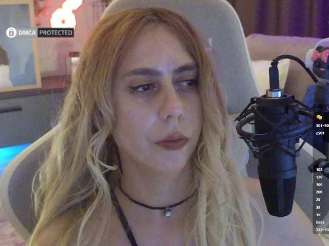 -Light-Fury- live cam on BongaCams