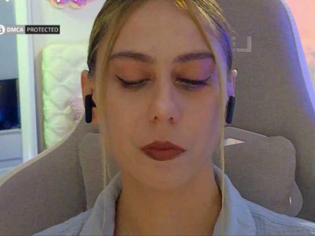 -Light-Fury- live cam on BongaCams