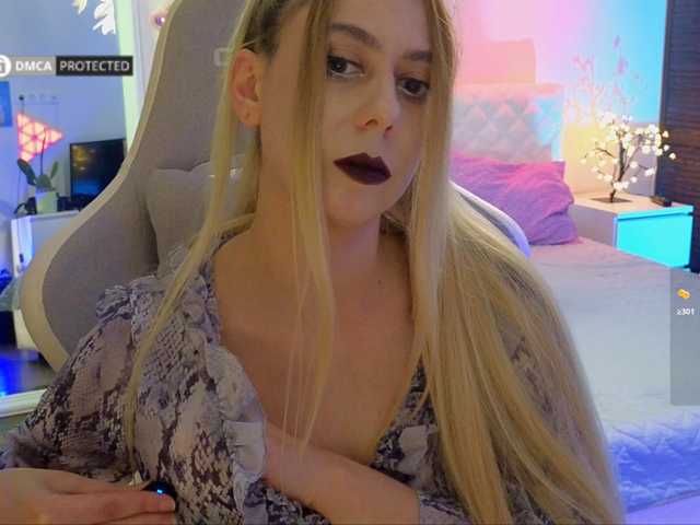-Light-Fury- live cam on BongaCams