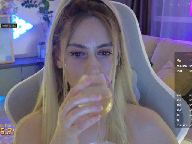 -Light-Fury-'s BongaCams show and profile