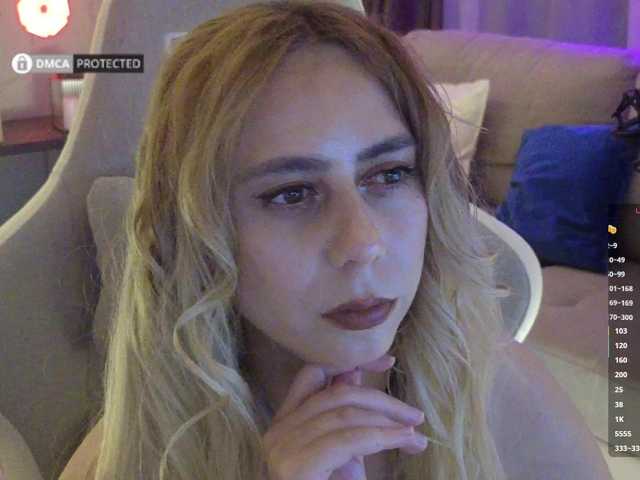 -Light-Fury- live cam on BongaCams