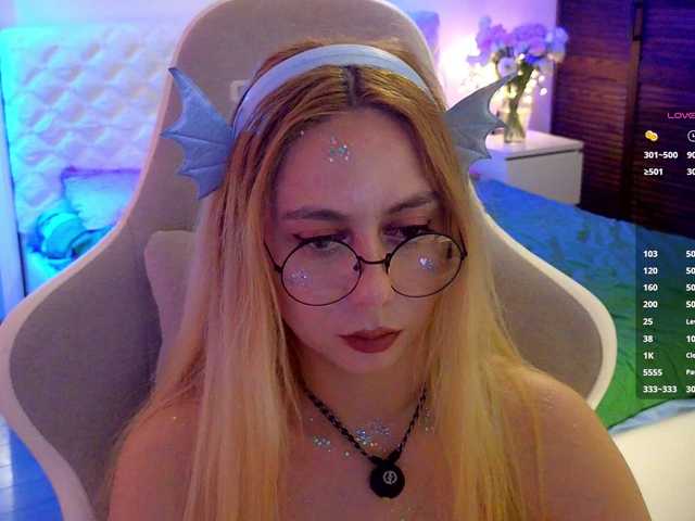 -Light-Fury- live cam on BongaCams