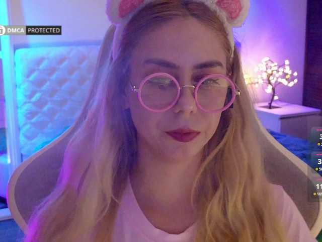 -Light-Fury- live cam on BongaCams