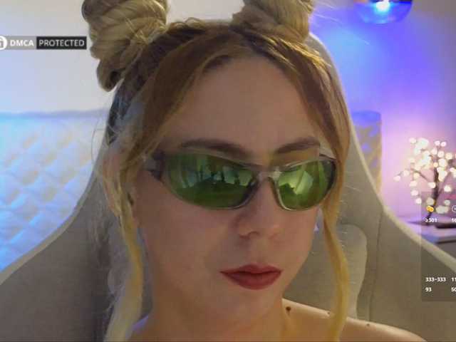 -Light-Fury- live cam on BongaCams