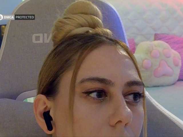 -Light-Fury- live cam on BongaCams