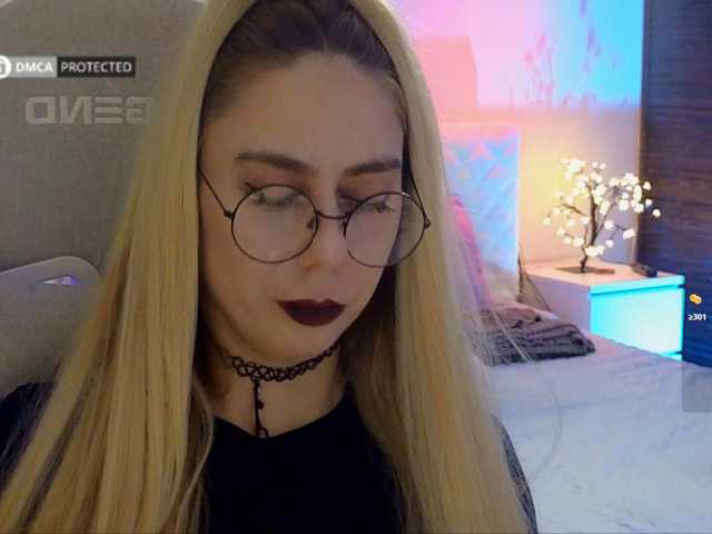 -Light-Fury- live cam on BongaCams