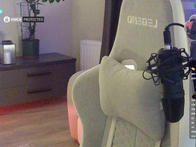 -Light-Fury- live cam