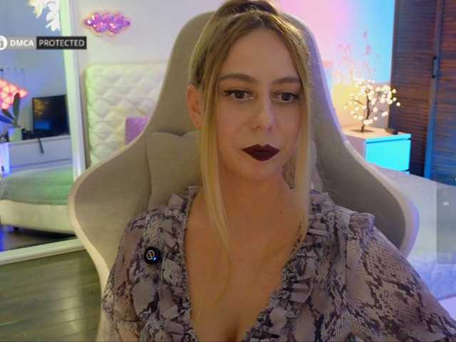 -Light-Fury- live cam on BongaCams