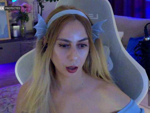 -Light-Fury- live cam on BongaCams