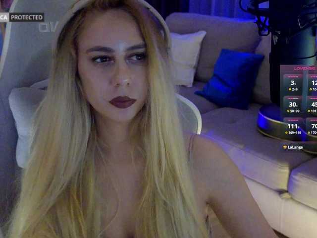 -Light-Fury- live cam on BongaCams
