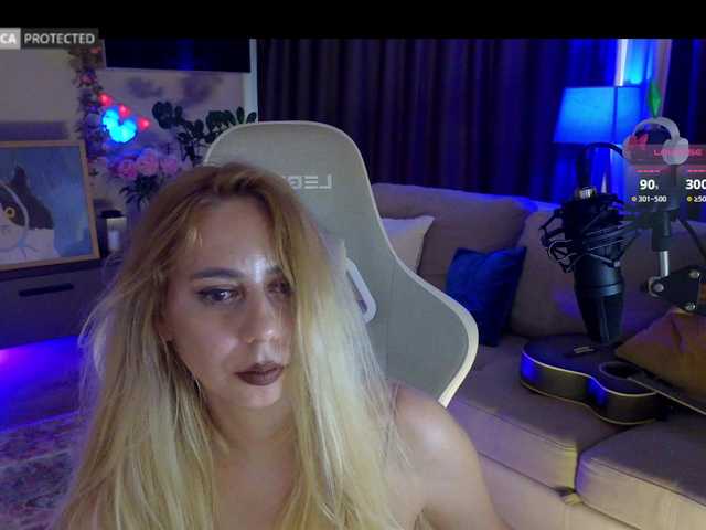 -Light-Fury- live cam on BongaCams