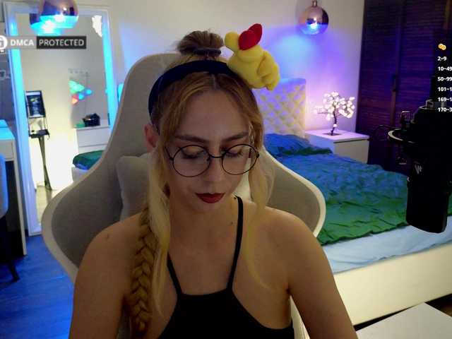-Light-Fury- live cam on BongaCams