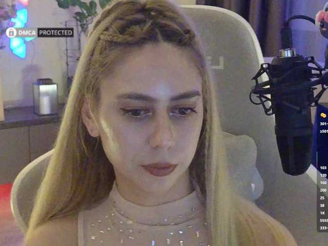 -Light-Fury- live cam on BongaCams